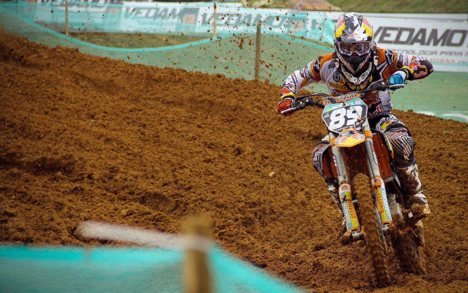 阿莱格里盛赞恩昆库表现 强调圣地亚哥为球队贡献卓越