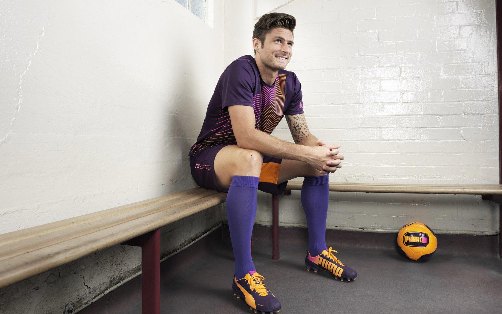 纽卡主帅埃迪-豪确认维萨膝伤恢复遇阻 复出时间推迟至11月 拉姆齐本周有望回归赛场